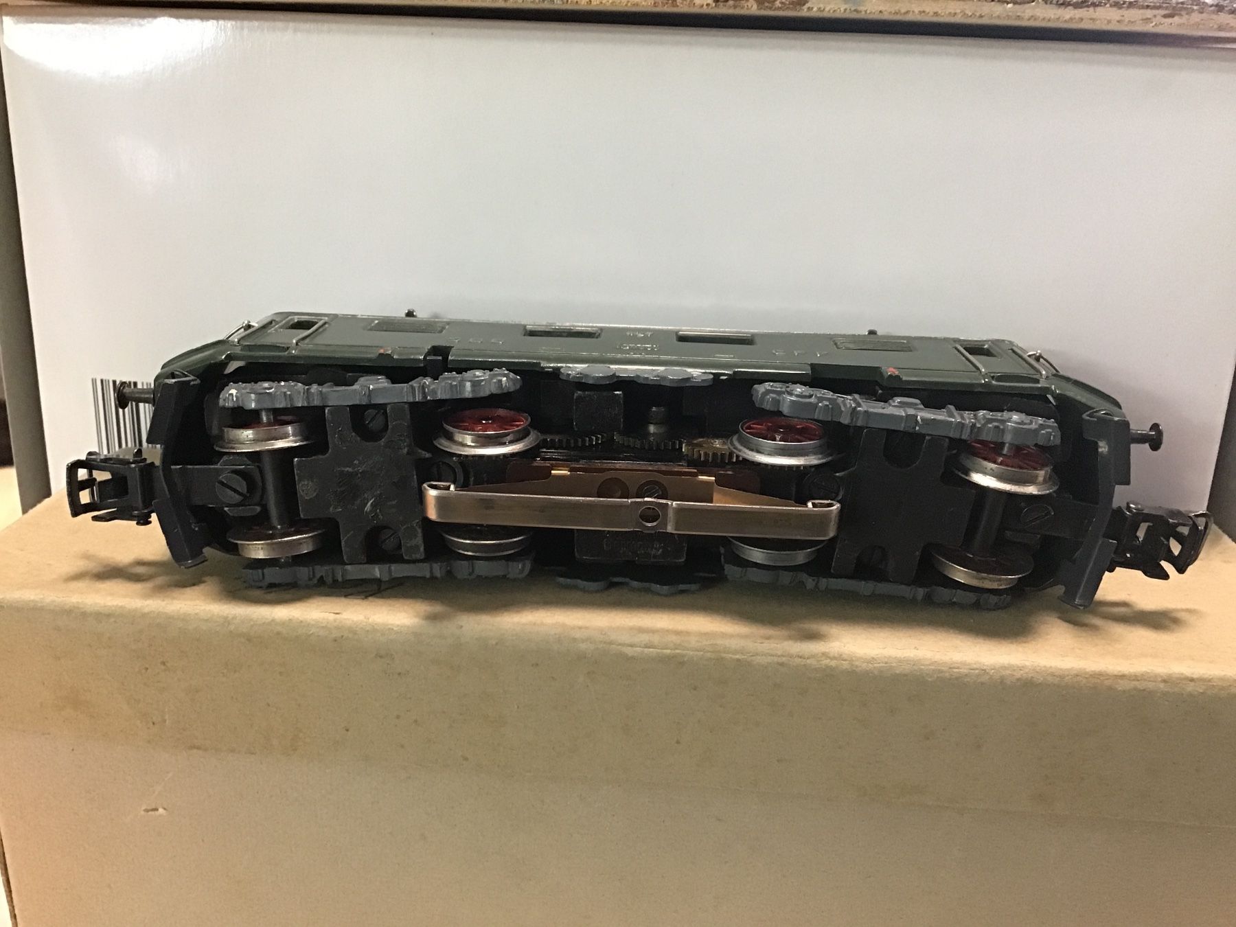 Märklin Modellini di ferrovie: SBB Re 4/4I 427 DIGITAL NR 40 MÄRKLIN – Usato da Männedorf venduto da Modelle-aller-Art 2