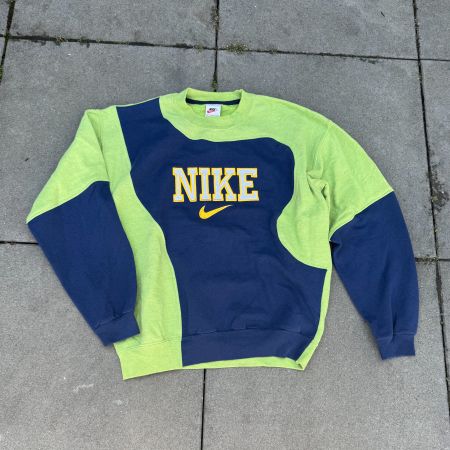 Reworked vintage Nike sweatshirt pull pullover streetwear