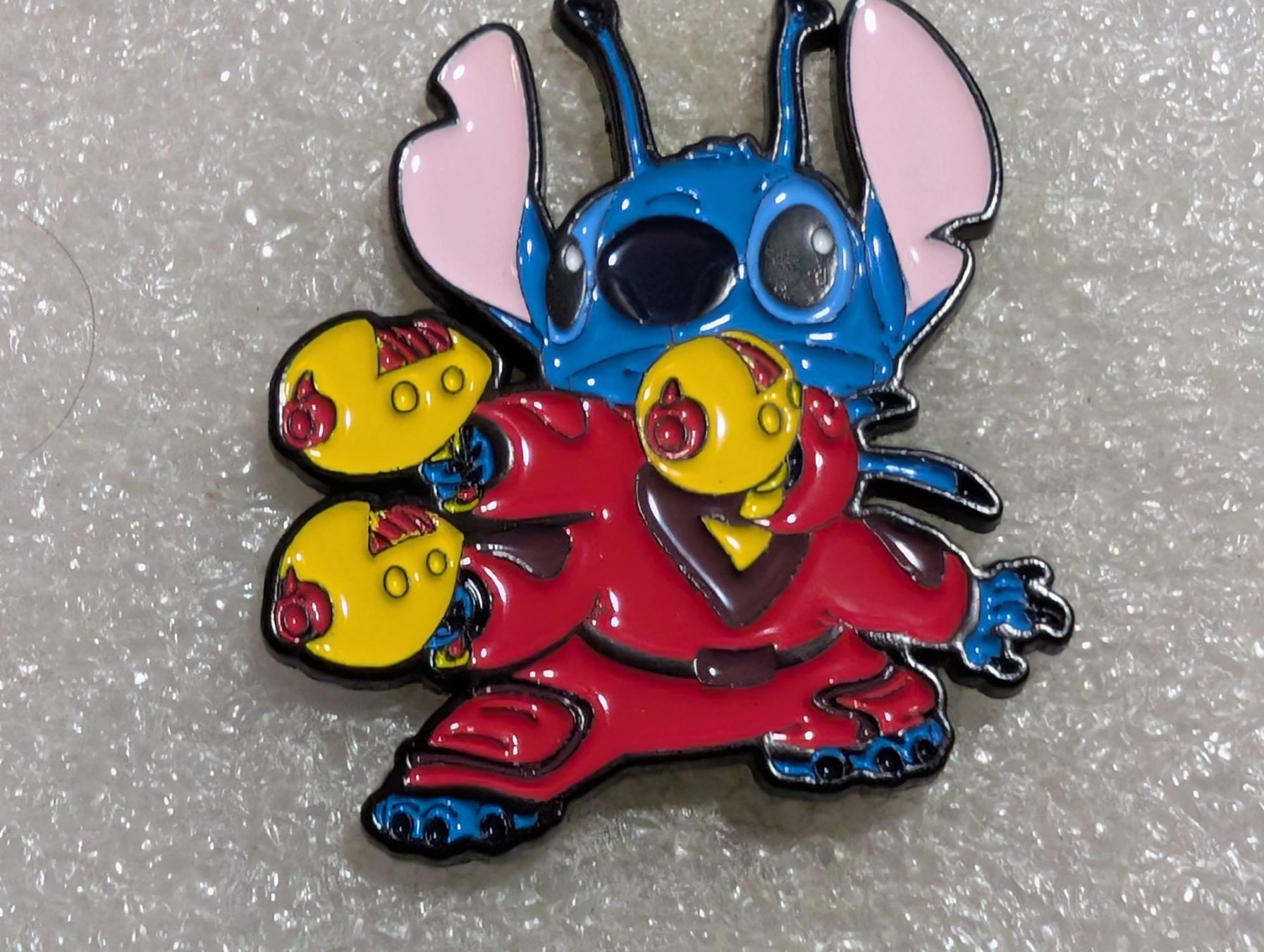 Plaketten & Abzeichen: Ansteckbutton 240: Disney – Gebraucht aus Oppligen von Pin-Fall-Shop