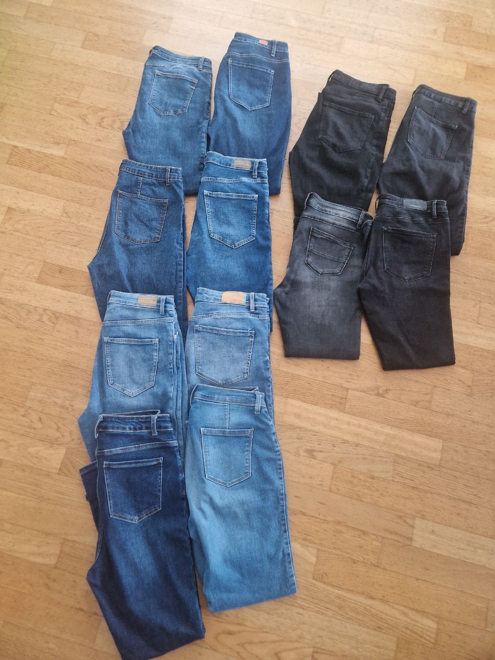 Stradivarius Jeans: Stradivarius & Pull&Bear Jeans, Gr.42 . 12 Stück. – Usato da Wangen an der Aare venduto da bar_5wxt