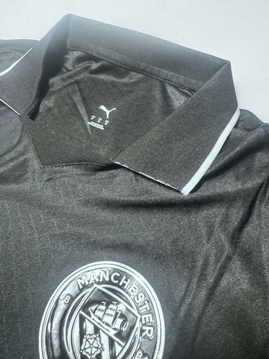 Leibchen & Hosen: Manchester City Trikot - Grösse M – Neu (gemäss Beschreibung) aus Bern von Miniparfum 1