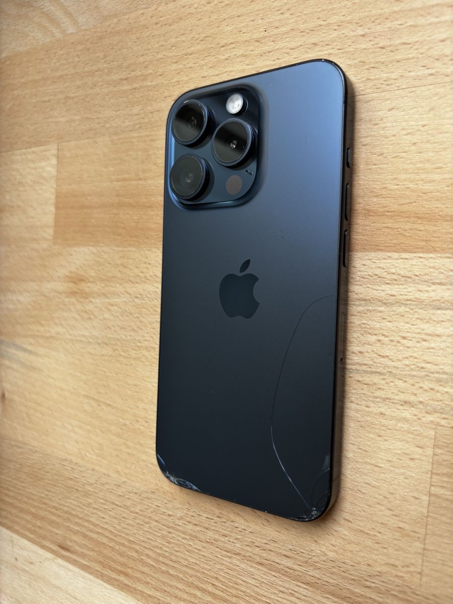 Apple Portables: Iphone 15pro 265gb with case – D'occasion à Beromünster par aileen321 5
