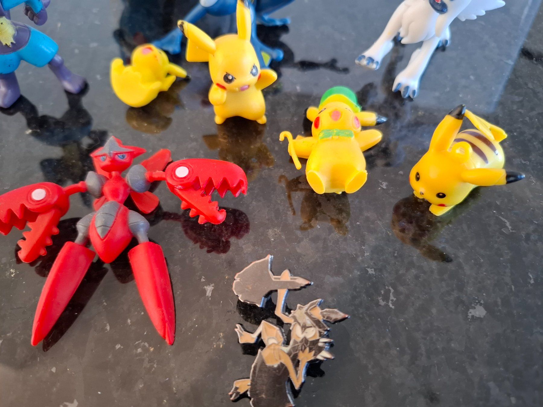 Spielzeuge: Pokemon Figuren Set - Verschiedene Figuren – Gebraucht aus Grüningen von jadranko 1