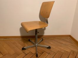 Embru Schulstuhl/ Atelierstuhl verstellbar mit Kennzeichnung