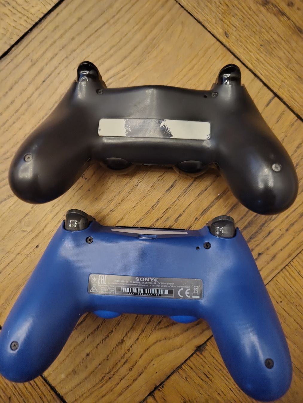 Sony Controller: Zwei Playstation 4 Controller – Gebraucht aus Burgdorf von achill3s 3