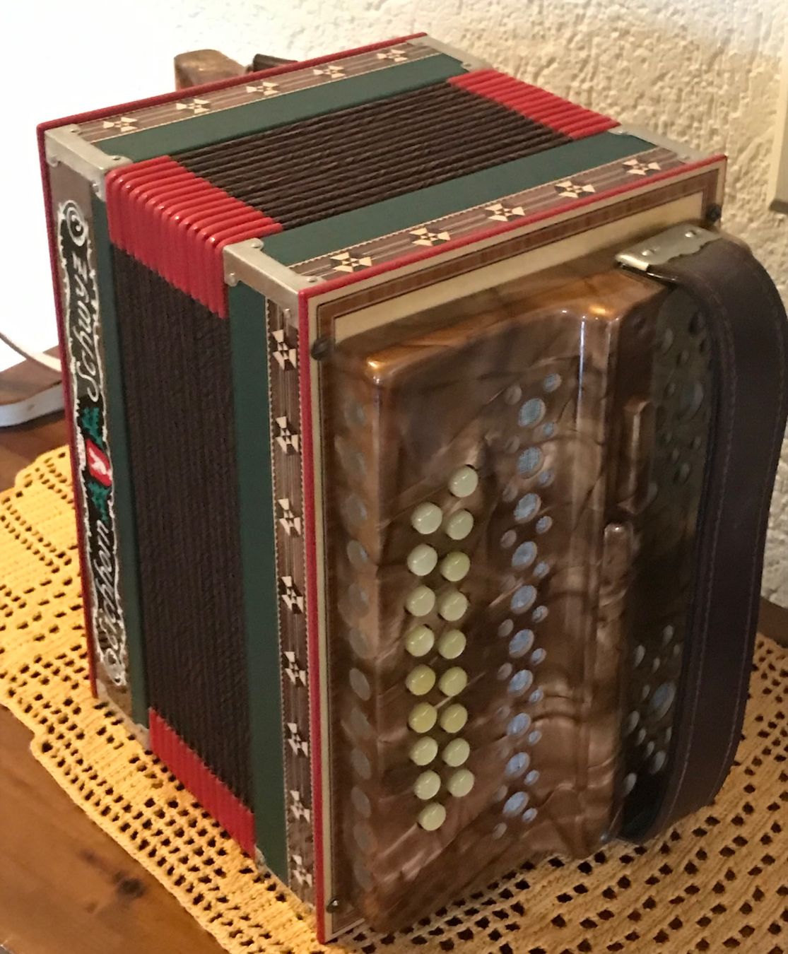 Eichhorn Strumenti musicali: Schwyzerörgeli Original Eichhorn Modell 102 b-es mit Koffer – Usato da Mümliswil venduto da ruben71 2
