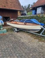 Ruder-Motorboot