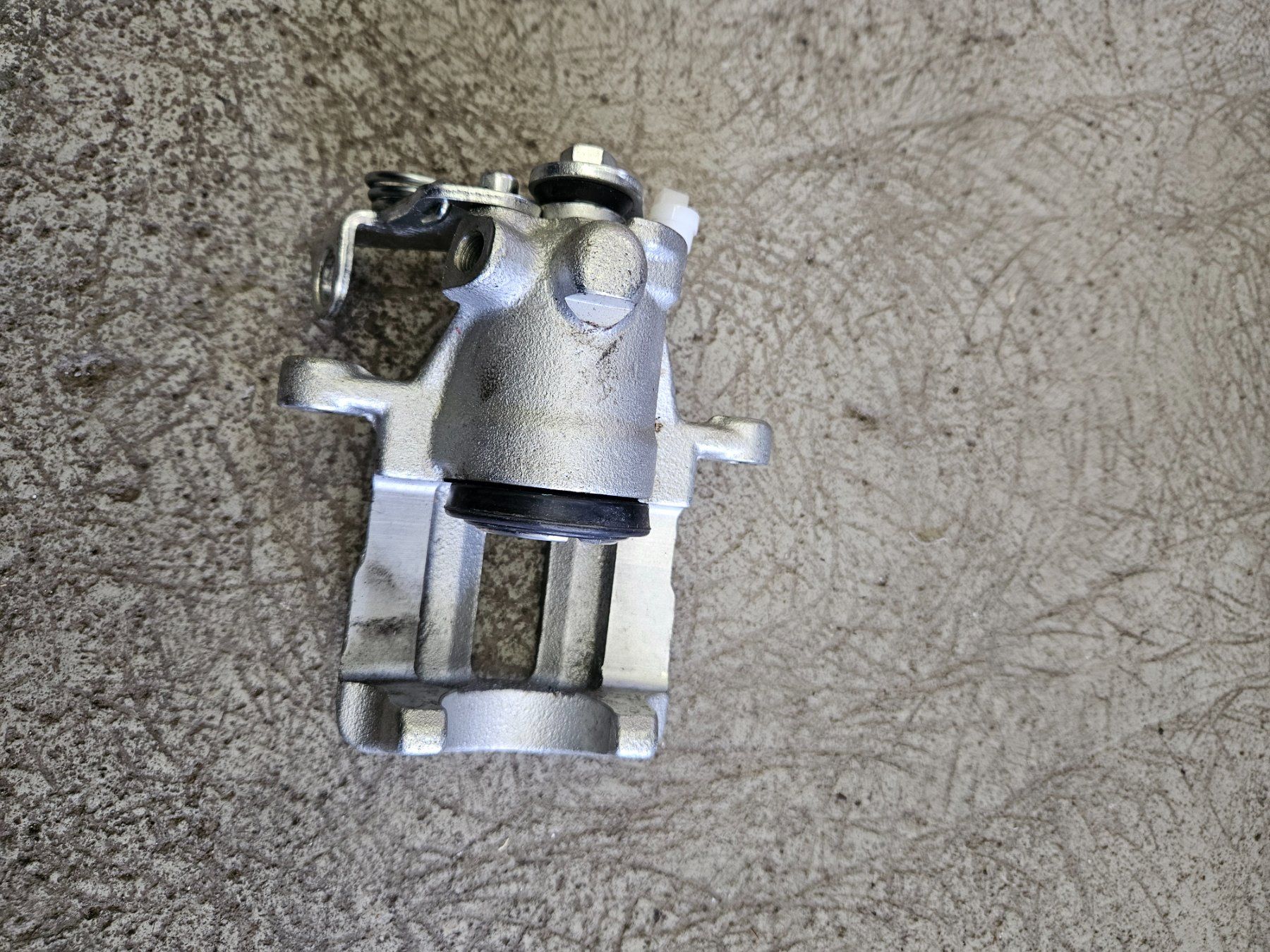 Audi Tutti pezzi di ricambio auto: Audi S4 b5 Bremssattel HL – Nuovo (secondo la descrizione) da Männedorf venduto da go-rs484 1