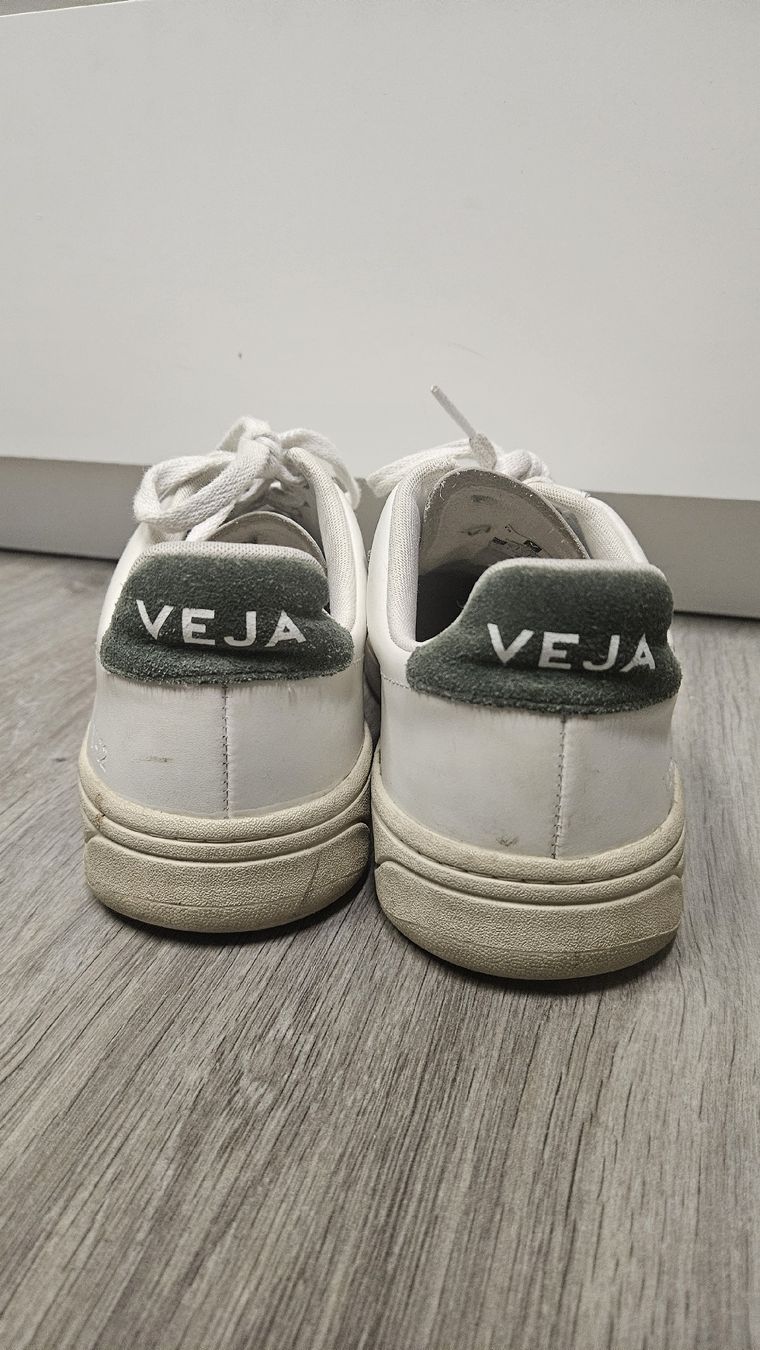 Veja Scarpe da uomo: Baskets marque Veja, taille 39 – Usato da Bulle venduto da tiff_1992 1