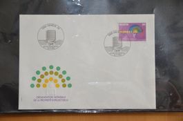 Briefmarken auf Briefe (2 Briefe).
