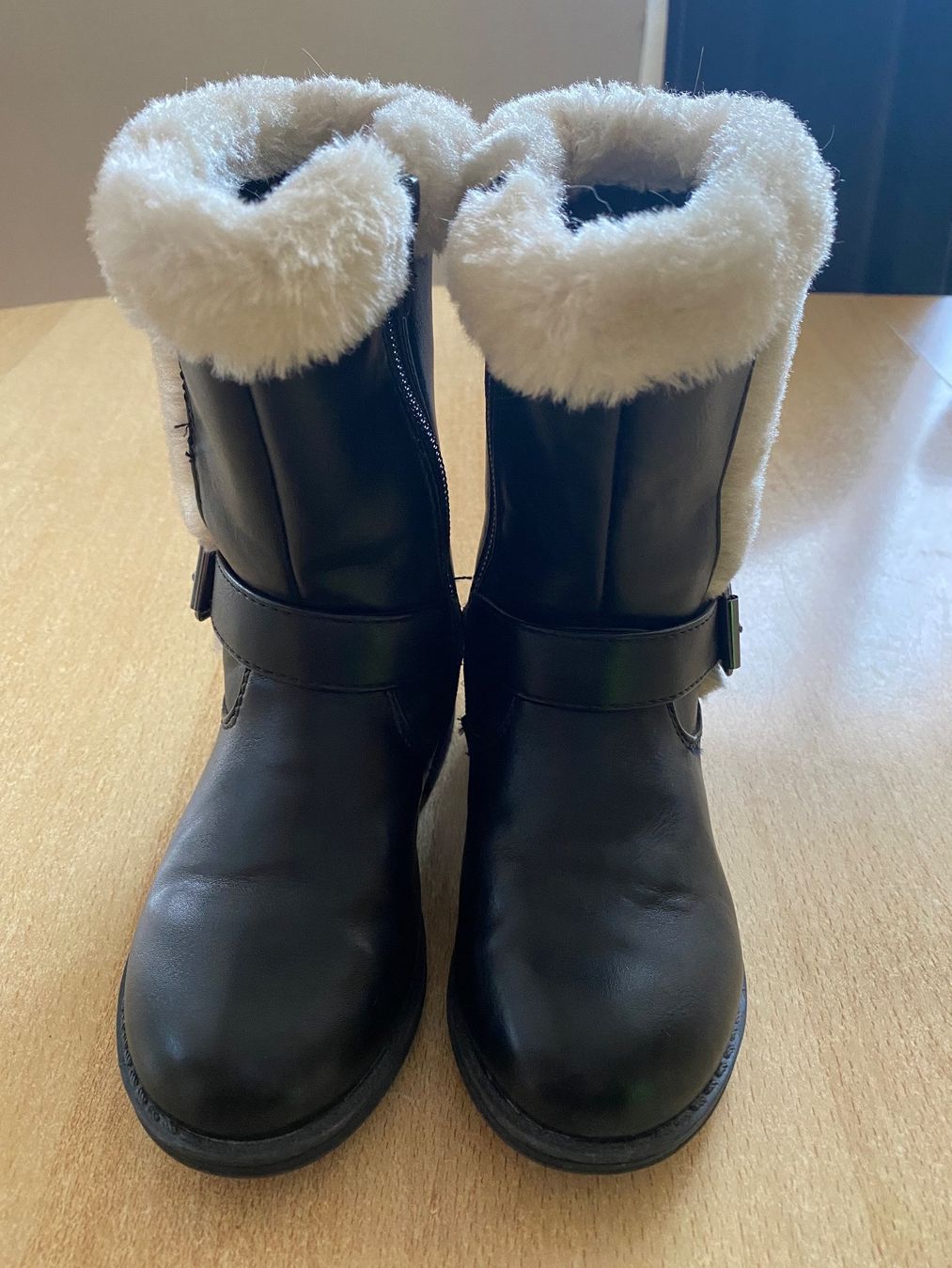 Scarpe per ragazze: Botte fille noir T.25 – Nuovo (secondo la descrizione) da Le Brassus venduto da lionete02