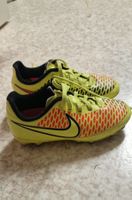 Nike Fussballschuhe gelb Grösse 29.5