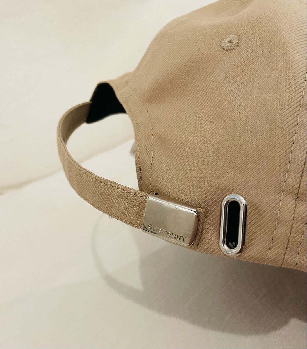 Burberry Copricapi, berretti & cappellini: Beautiful Burberry cap – Nuovo (secondo la descrizione) da Genève venduto da Rio10 2