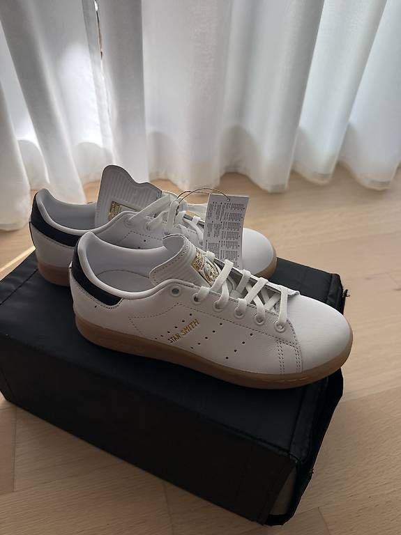 Scarpe da uomo: Weiße Sneakers  adidas  – Nuovo e nell'imballaggio originale da Zürich venduto da eko_7dxp 1