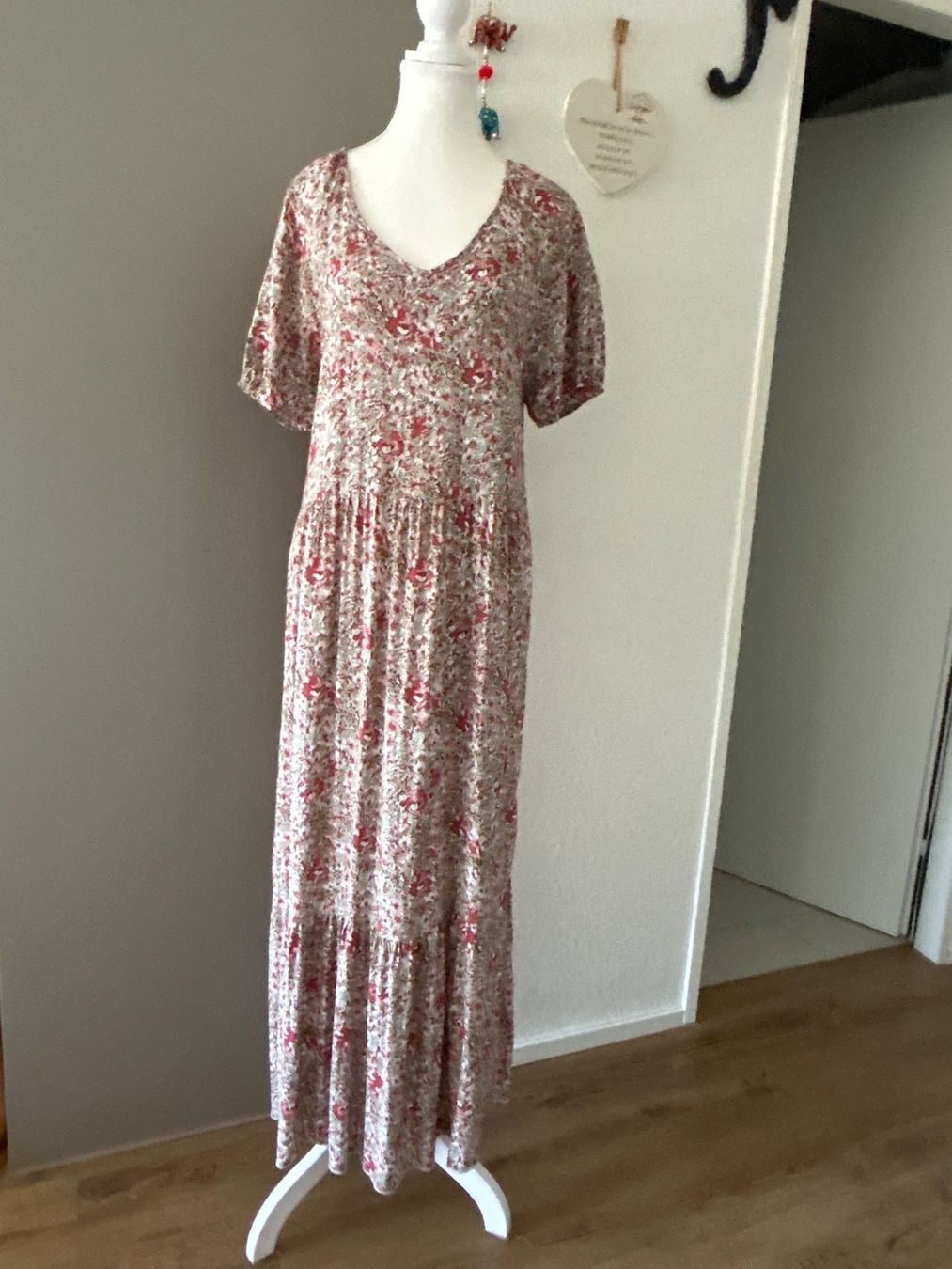 Kleider: Maxikleid mit Blumenmuster von Airisa Gr. M/L – Neu (gemäss Beschreibung) aus Brunnen von Nala2929