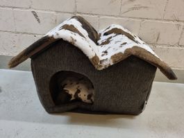 zusammenklappbare AniOne Katzenhaus/Hundehütte, neuwertig.