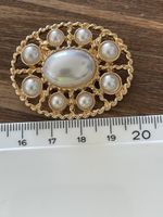 Très jolie Broche vintage couleur avec perles neuves