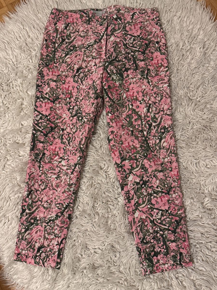 H&M Hosen: Pantalon fleuri tendance taille 38 – Gebraucht aus La Chaux-de-Fonds von Sabinchenn