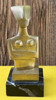 Kykladenidol aus polierter Bronze, gesockelt