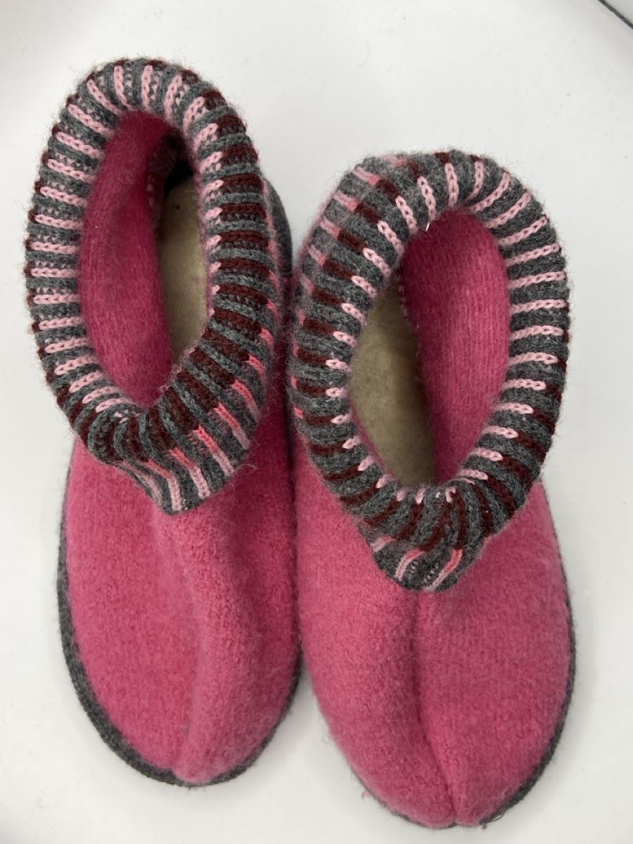 Schuhe für Jungen: Hausschuhe - Gr. 33 – Gebraucht aus Zuchwil von Commander0 1