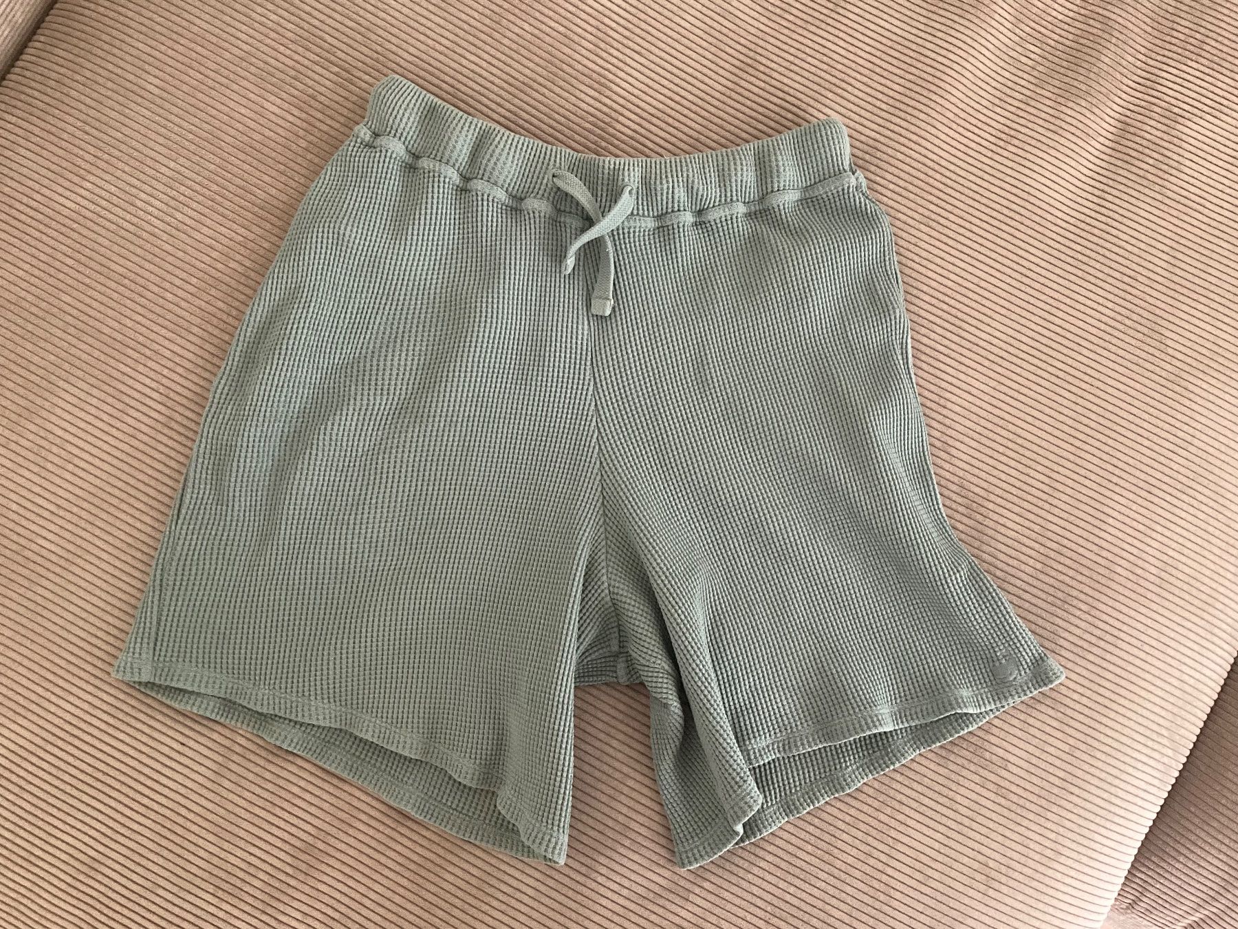 Twothirds Hosen: TwoThirds Shorts – Gebraucht aus Zürich von lisa.alessia93