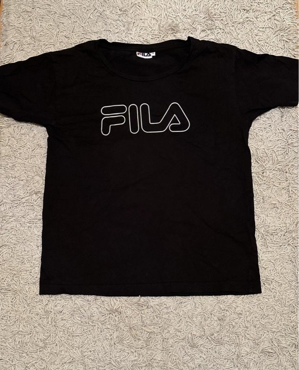Fila T-shirt: Fila Shirt – Usato da Basel venduto da yourlocalvivi