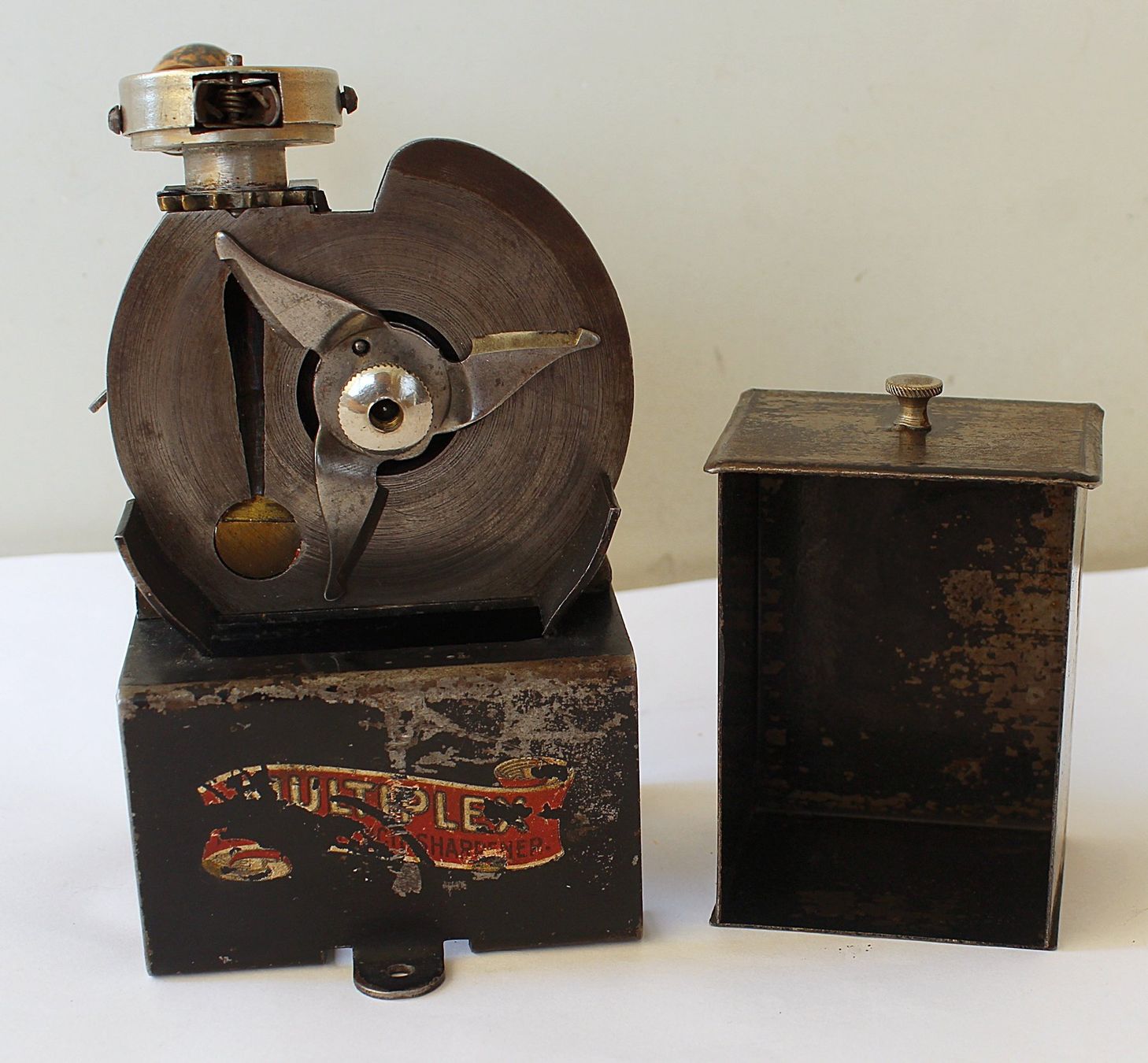 Spitzer: Rare Historische Bleistift Spitzer Spitzmaschine Multiplex – Gebraucht aus Zürich von Auctionata 5