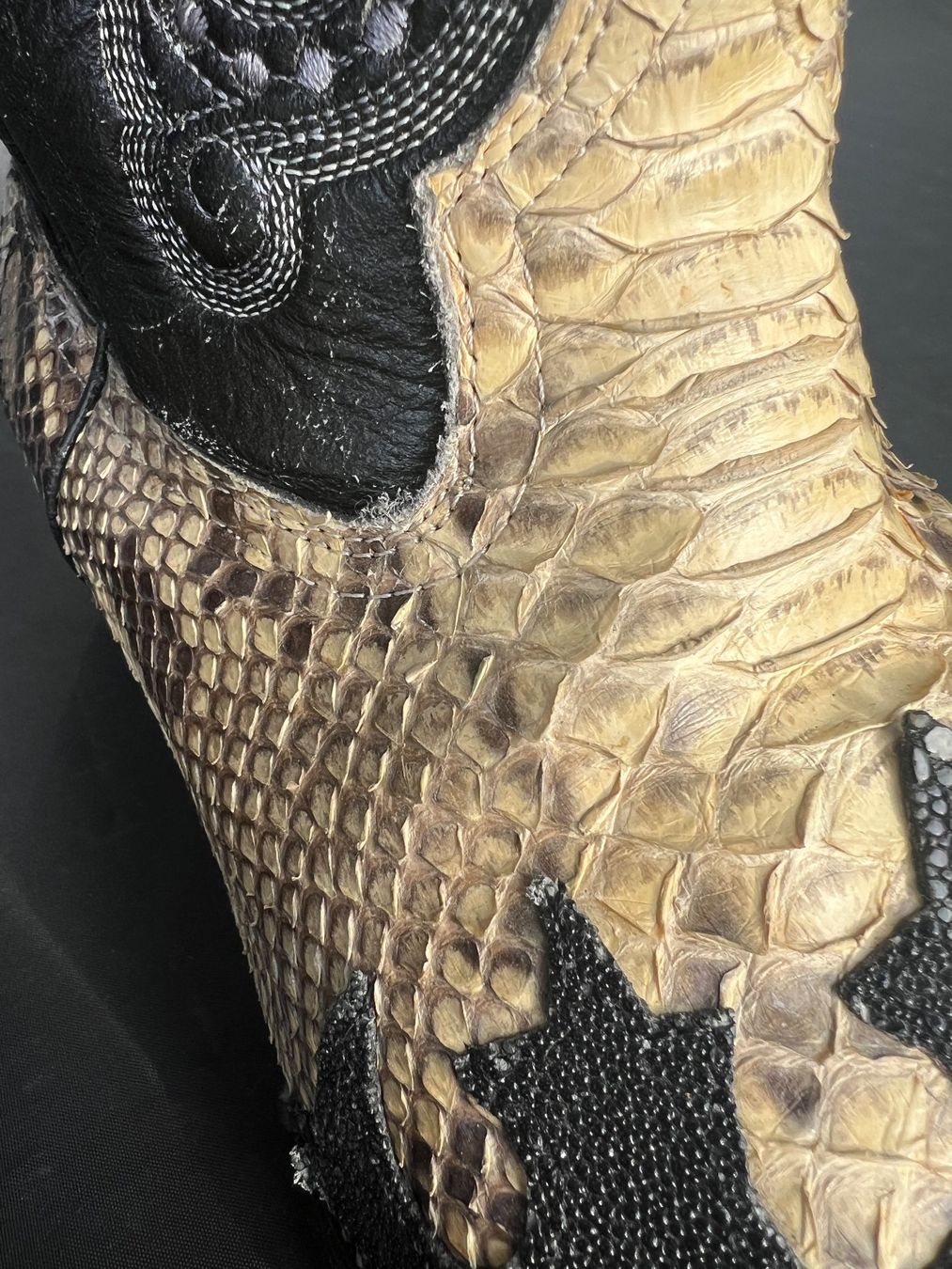 Chaussures hommes: Exotische Cowboy-Stiefel Gr. 42-Echtes Rochen- & Python-Lede – D'occasion à Wangen SZ par mha_j9rz 3