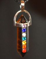 Halskette D-906 – Säule Tigerauge 7 Chakra