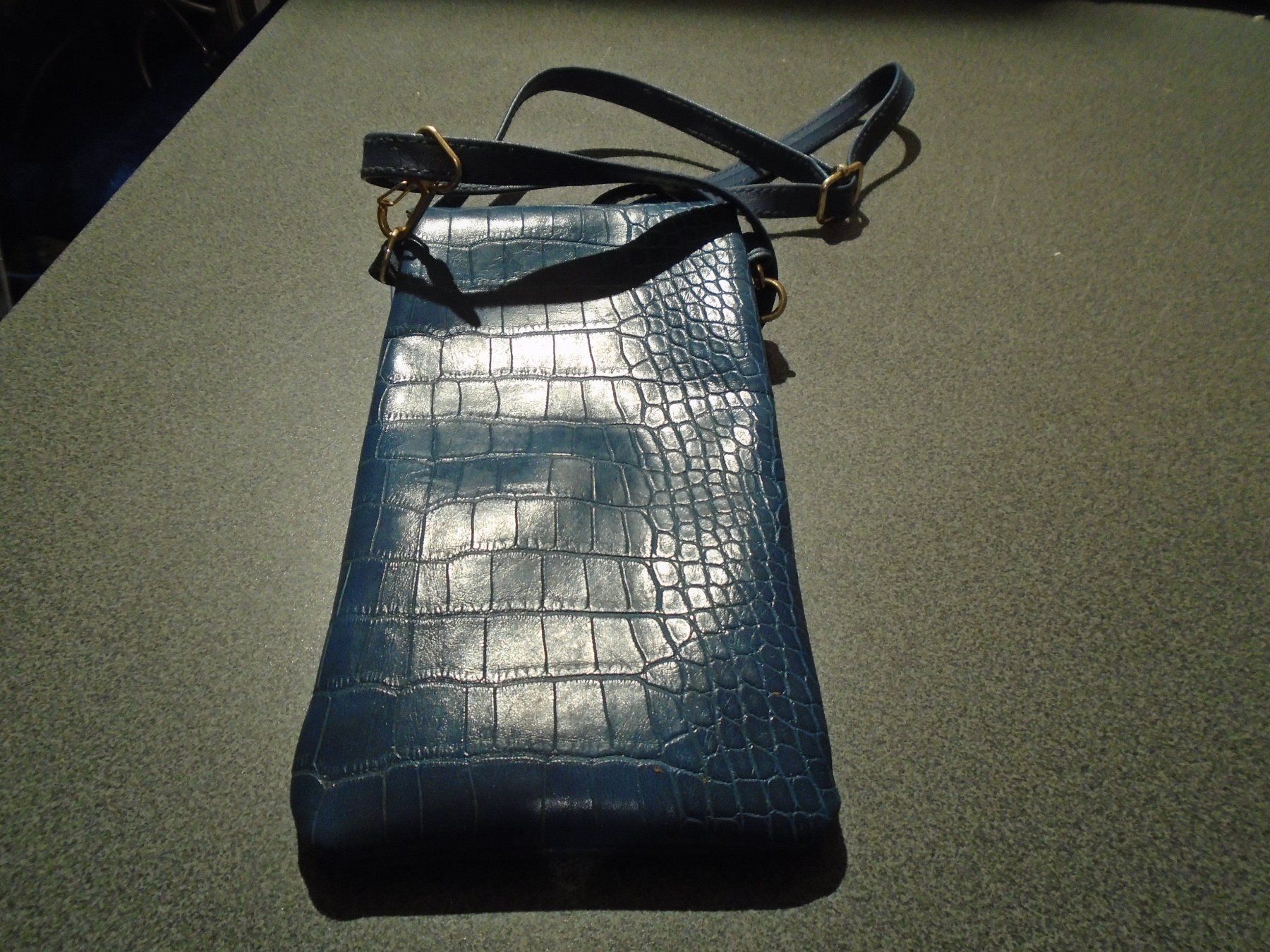 Taschen: Tasche klein/schmal, blau Ton – Gebraucht aus Zürich von abraxas1291 1