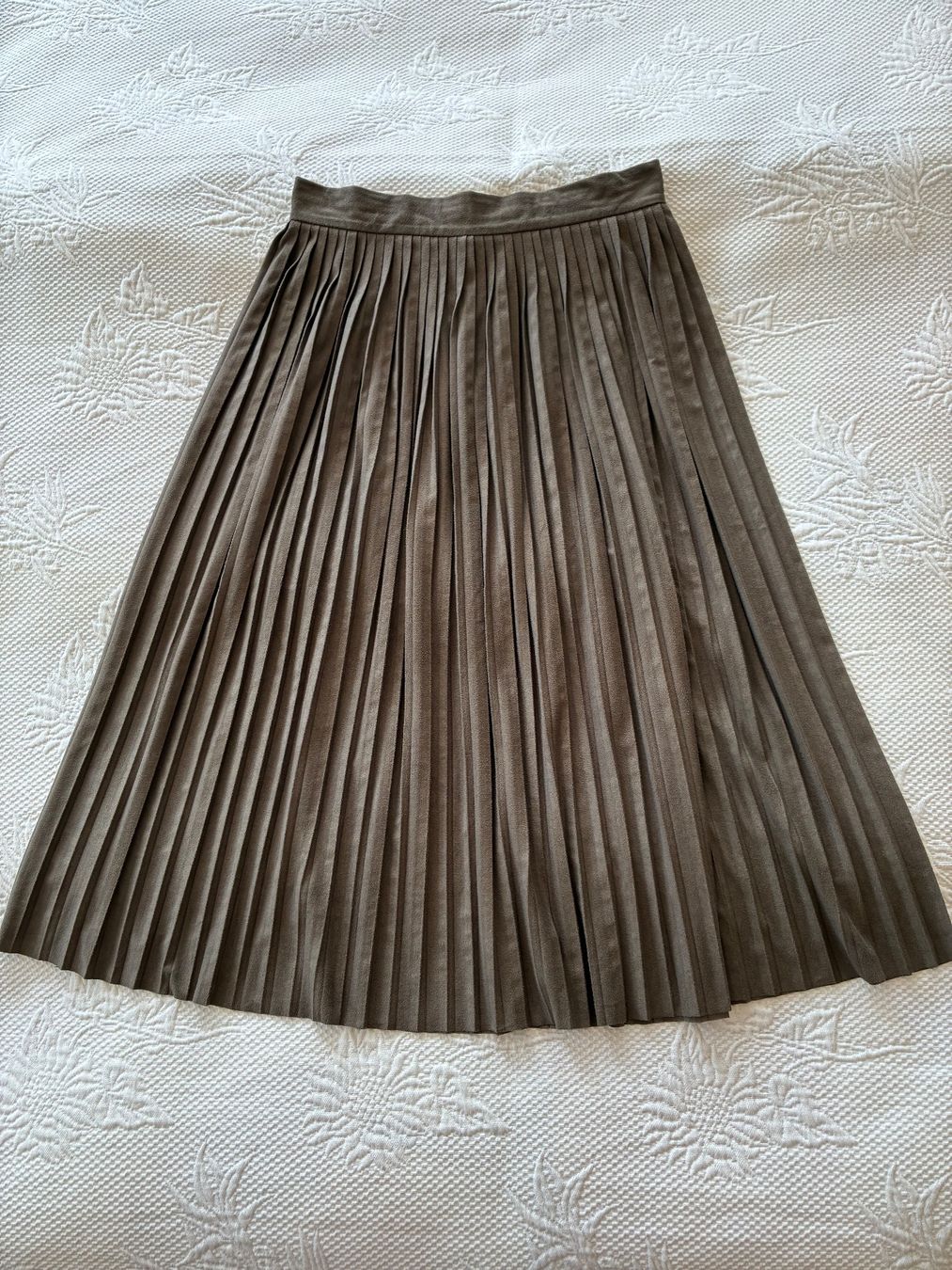 Zara Gonne: Zara Plissee Rock gr. S 34/36 – Usato da Amriswil venduto da Fisch79