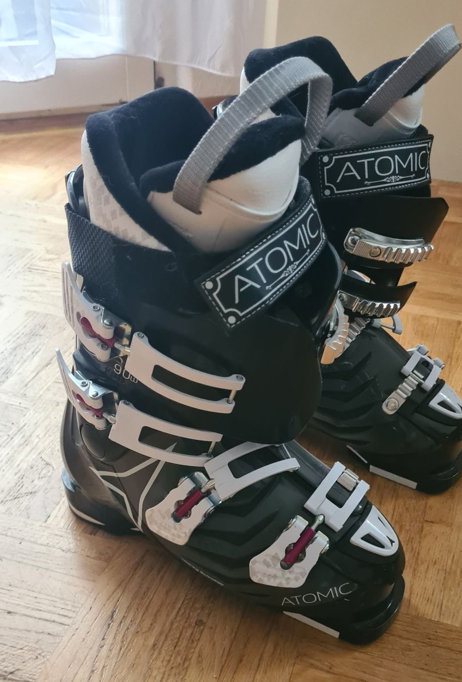 Atomic Scarpe da donna: Skischuh Atomic – Usato da Büron venduto da dor_g9xm 3
