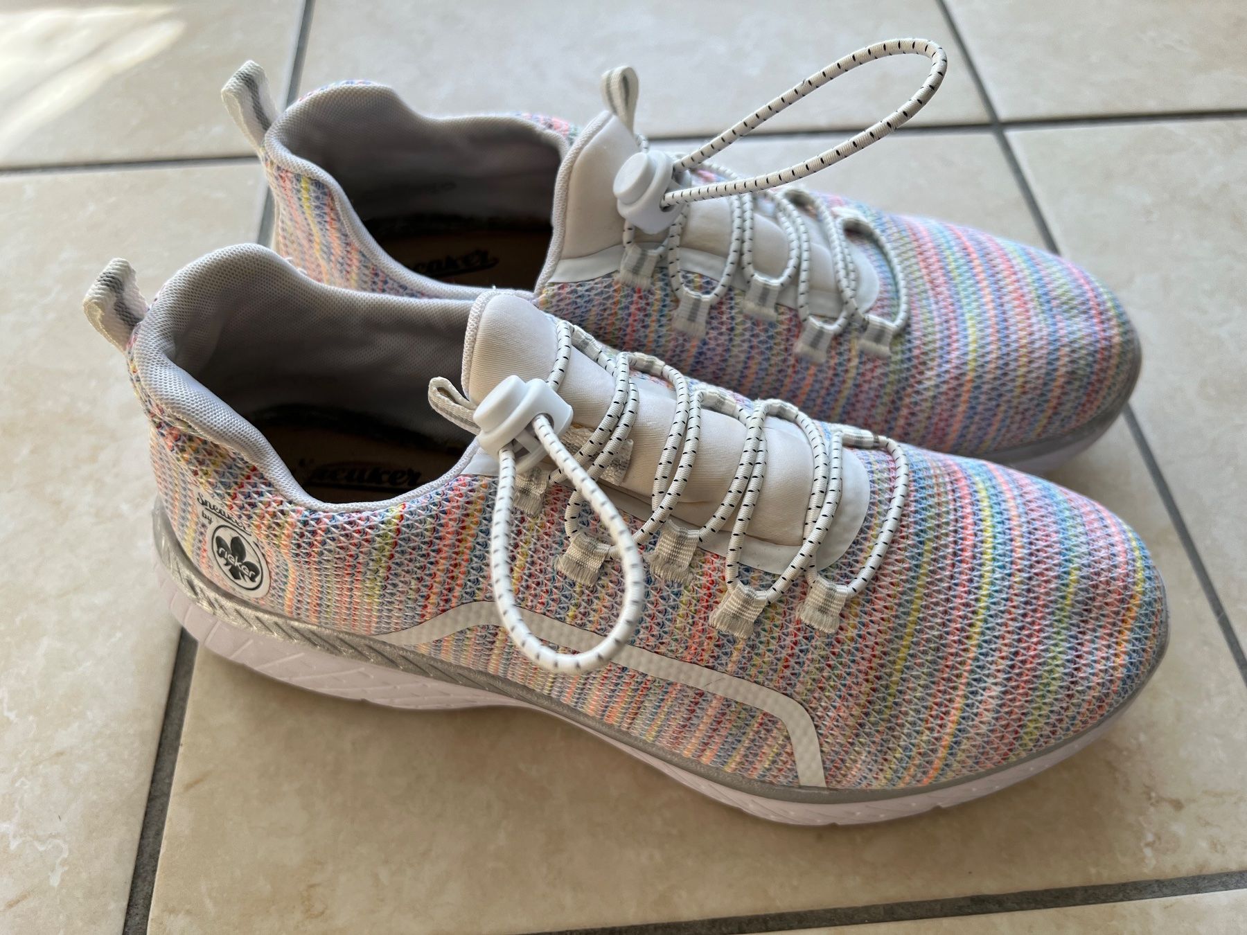 Skechers Scarpe da donna: Scarpe Rieker 38 donna – Usato da Faido venduto da Manuela86