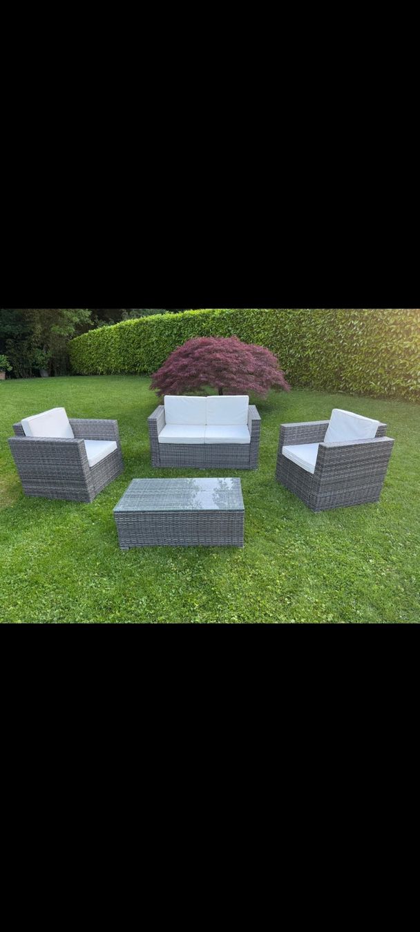 Set di tavolo e panche: Mobilier de jardin – Nuovo (secondo la descrizione) da Troinex Genève venduto da natouchka02