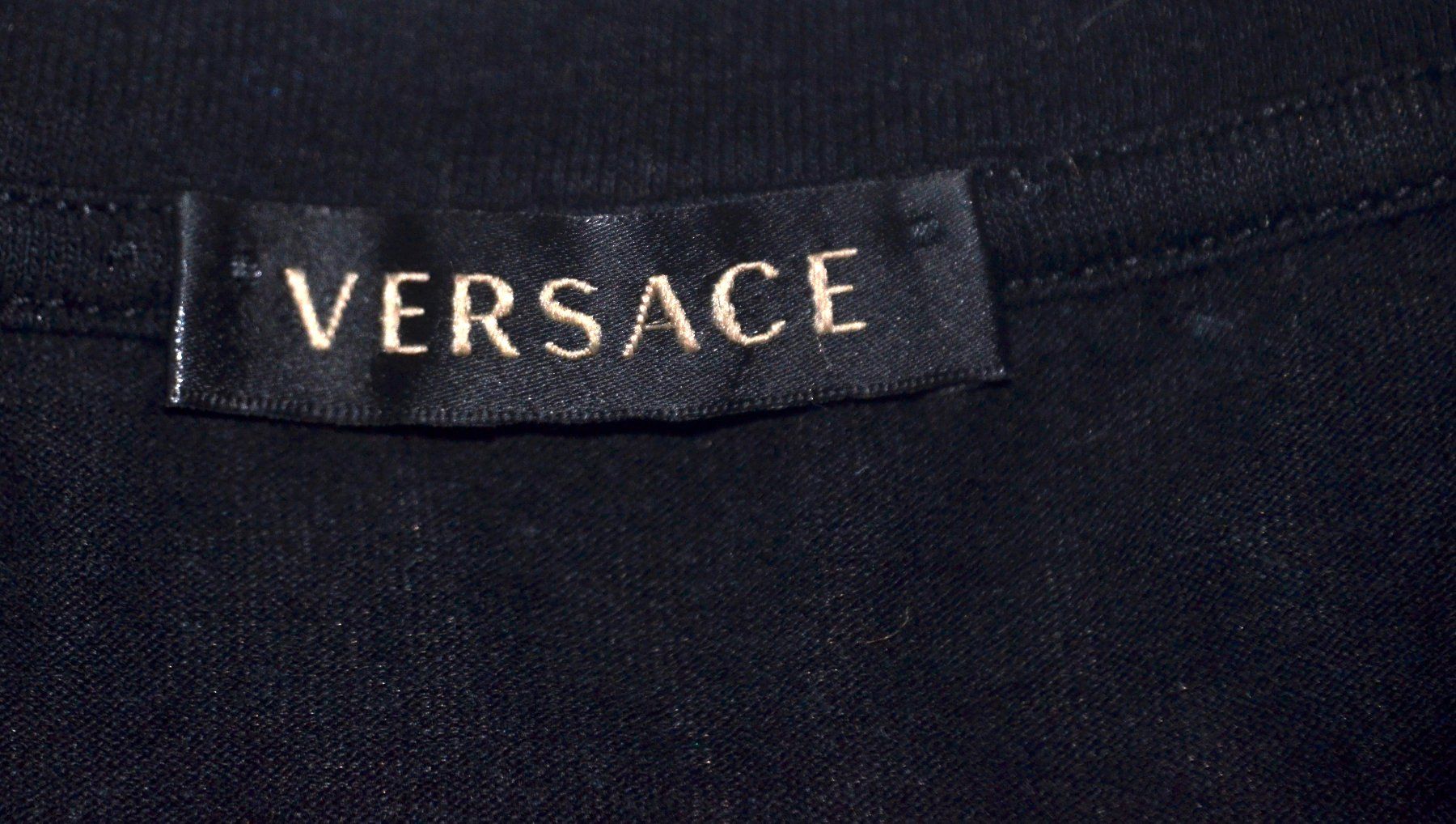 Versace T-shirt: Versace T-Shirt  M – Usato da Collonges venduto da Auganien 5