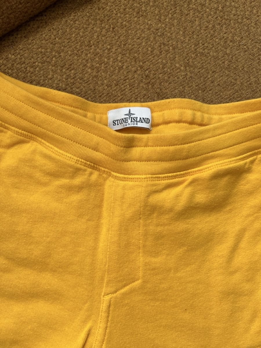 Stone Island Pantalons: STONE ISLAND Junior Shorts – D'occasion à Rüschlikon par Joma80 1