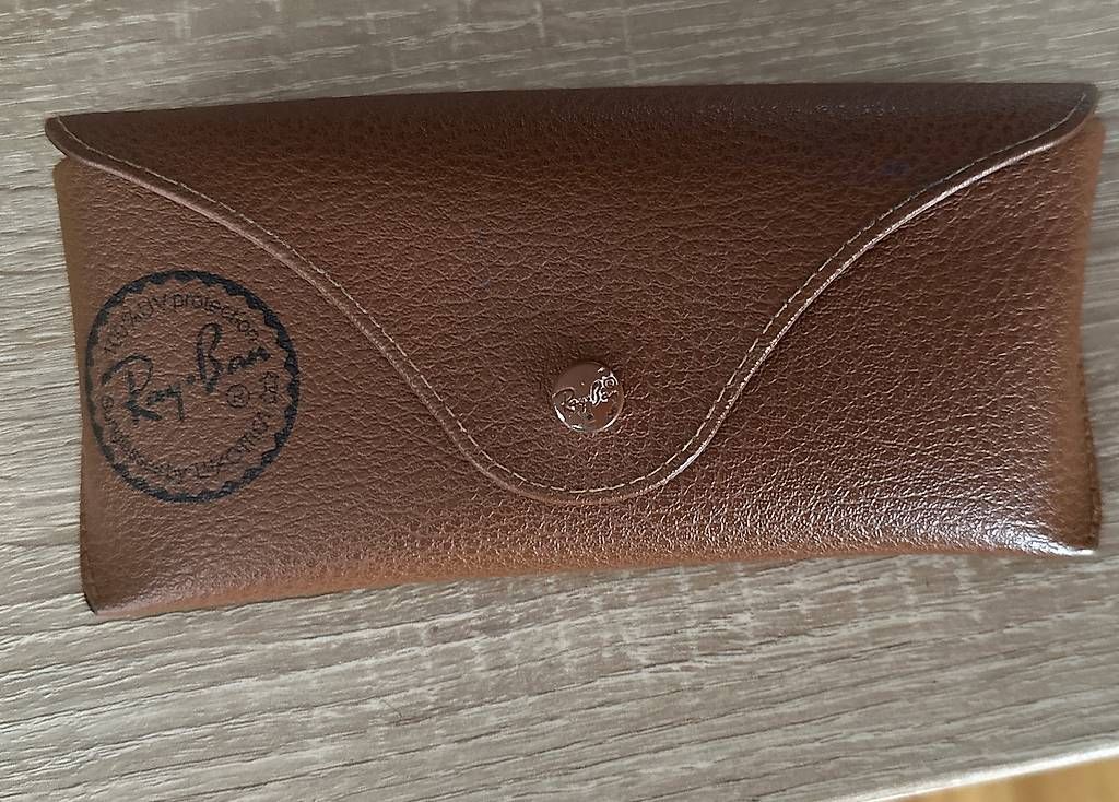 Lunettes & Verres: Lunette de soleil Rayban  – D'occasion à Renens VD par mary184