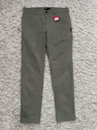 Neue Oakley Wanderhose Gr.32
