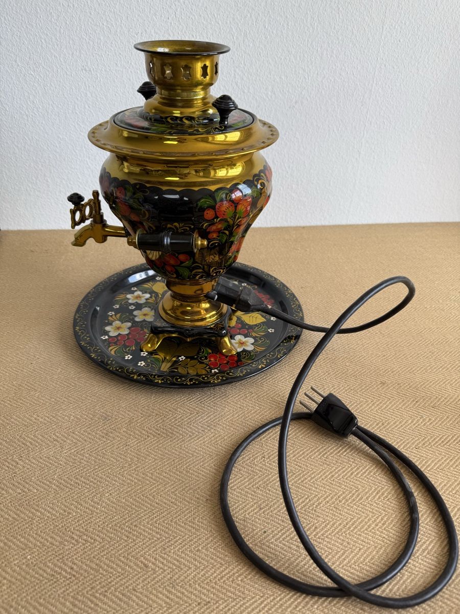 Teekannen: Russischer elektrischer Samowar Vintage – Gebraucht aus Konolfingen von petzipetz