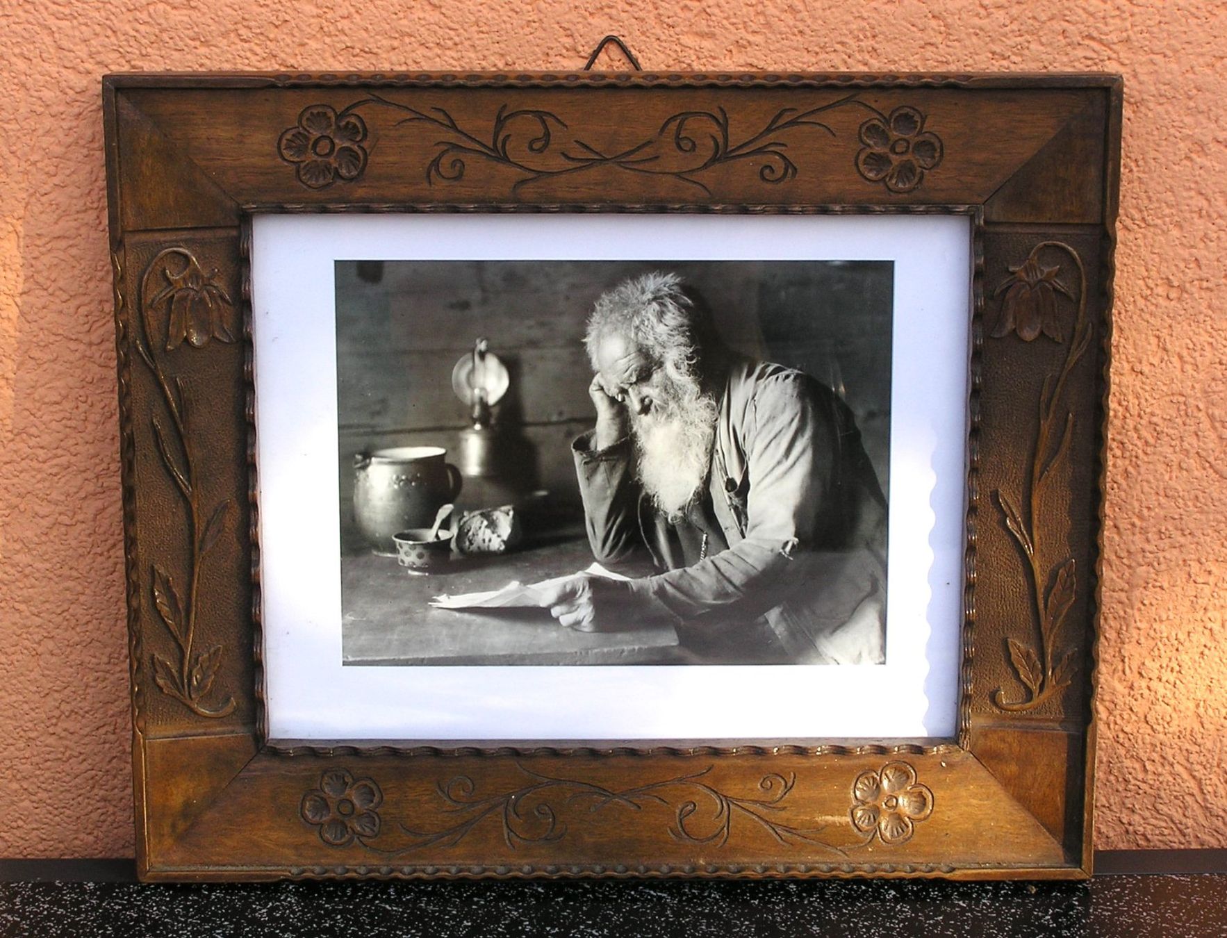 Foto & Immagini: ALTE FOTOGRAFIE LESENDER ALTER MANN – Usato da Grenchen venduto da Antique-hunter