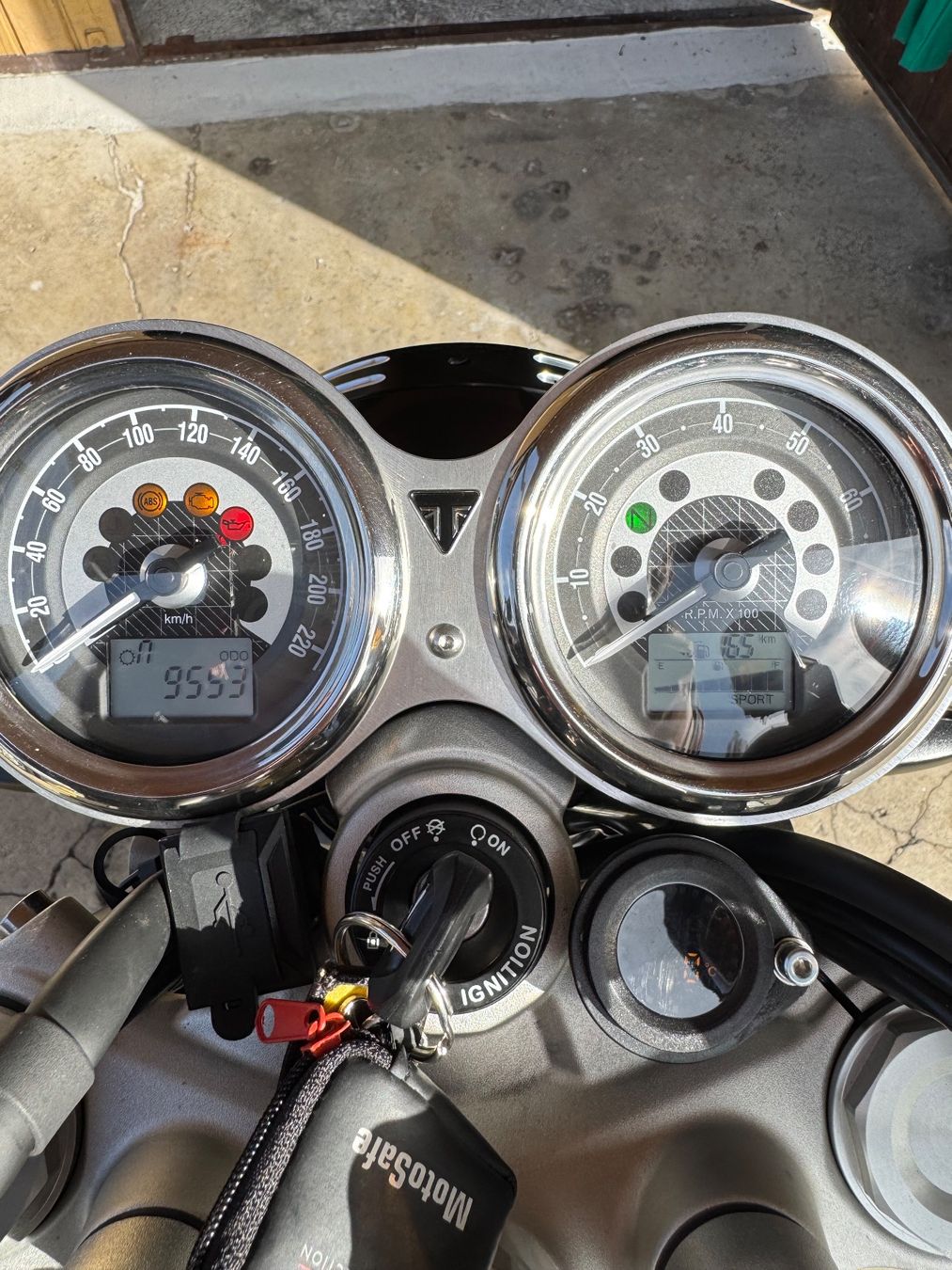 Triumph Strasse: TRIUMPH SPEED TWIN 1200 – Gebraucht aus Bettingen von wolfchecker 2
