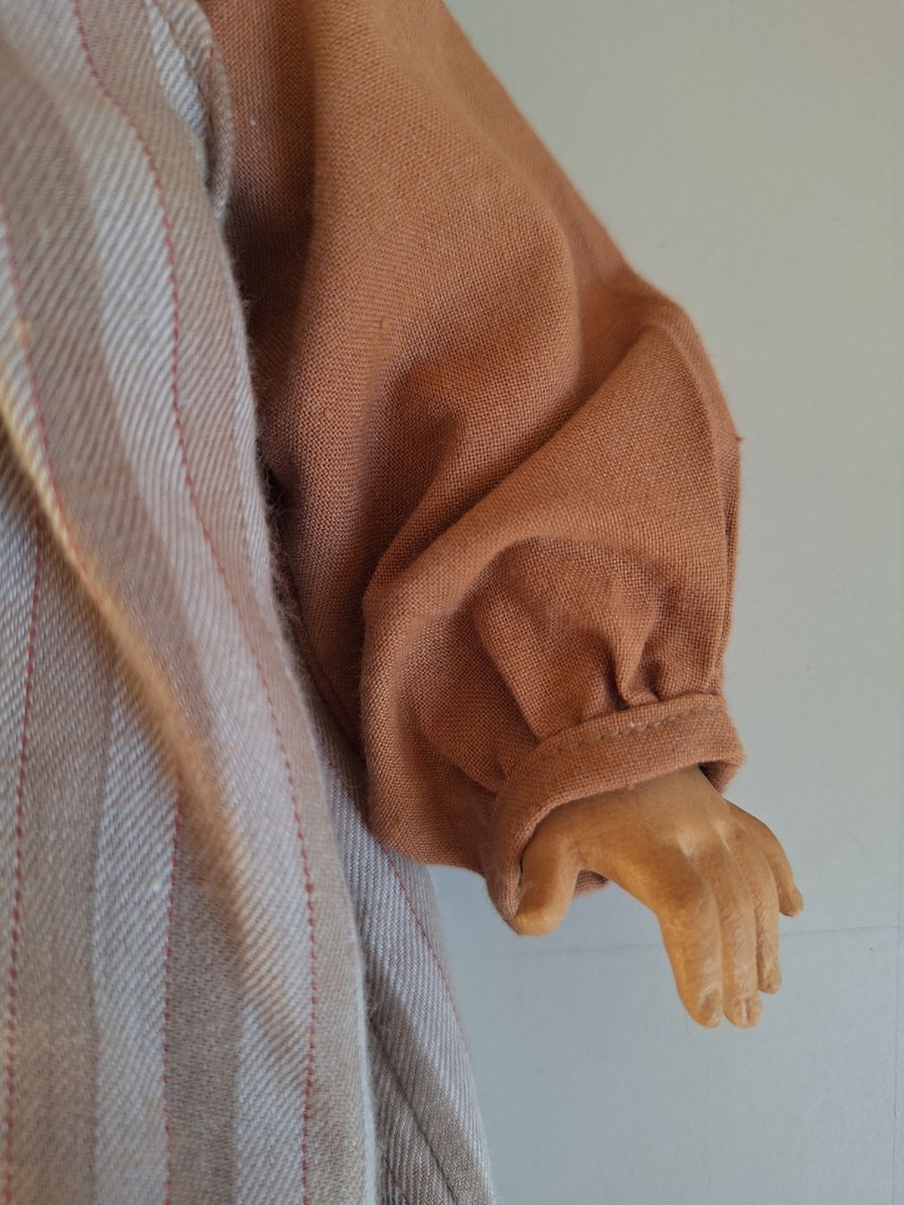 Bambole: Puppe aus Holz und Stoff – Usato da Worb venduto da Baaba 9