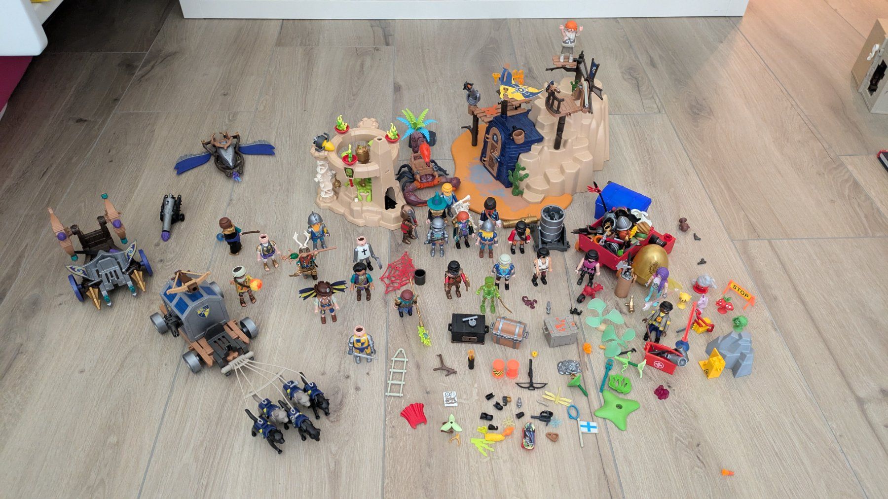 Playmobil Spielzeuge: Grosses Playmobil Novelmore Set – Gebraucht aus Staufen von Fleby84