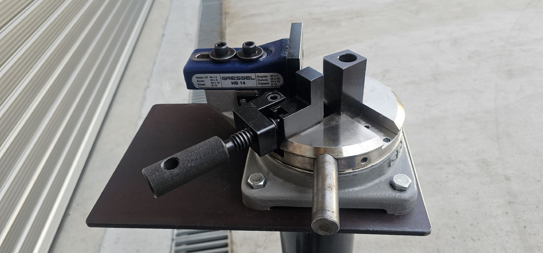 Tutte le macchine: Gressel HB 14 Biegemaschine  – Usato da Emmenbrücke venduto da inf_l8yf 2