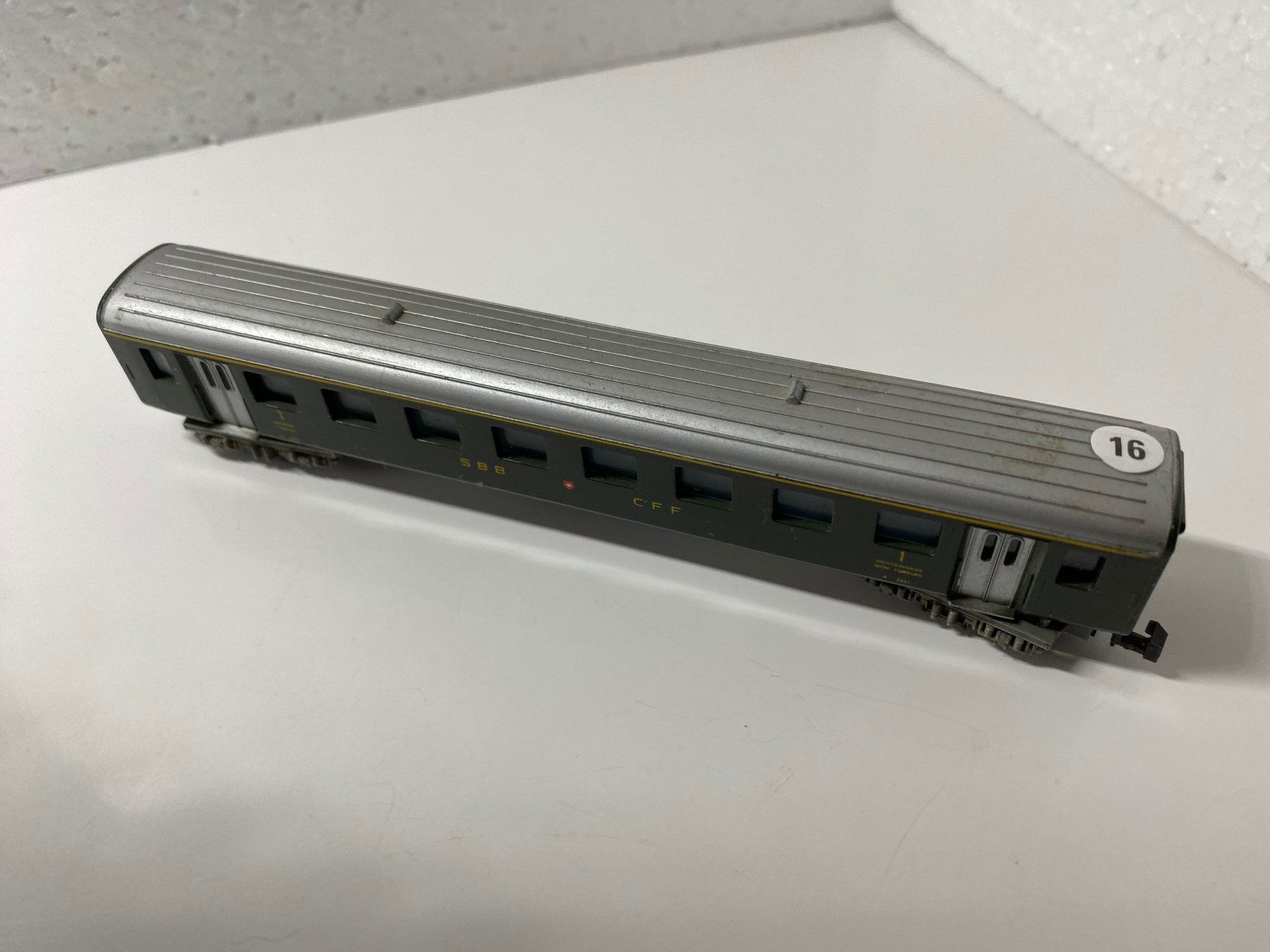 Lima Modellini di ferrovie: SBB Waggon Lima Spur N als defekt 16 – Difettoso da Kerzers venduto da tisyayasuBE 4