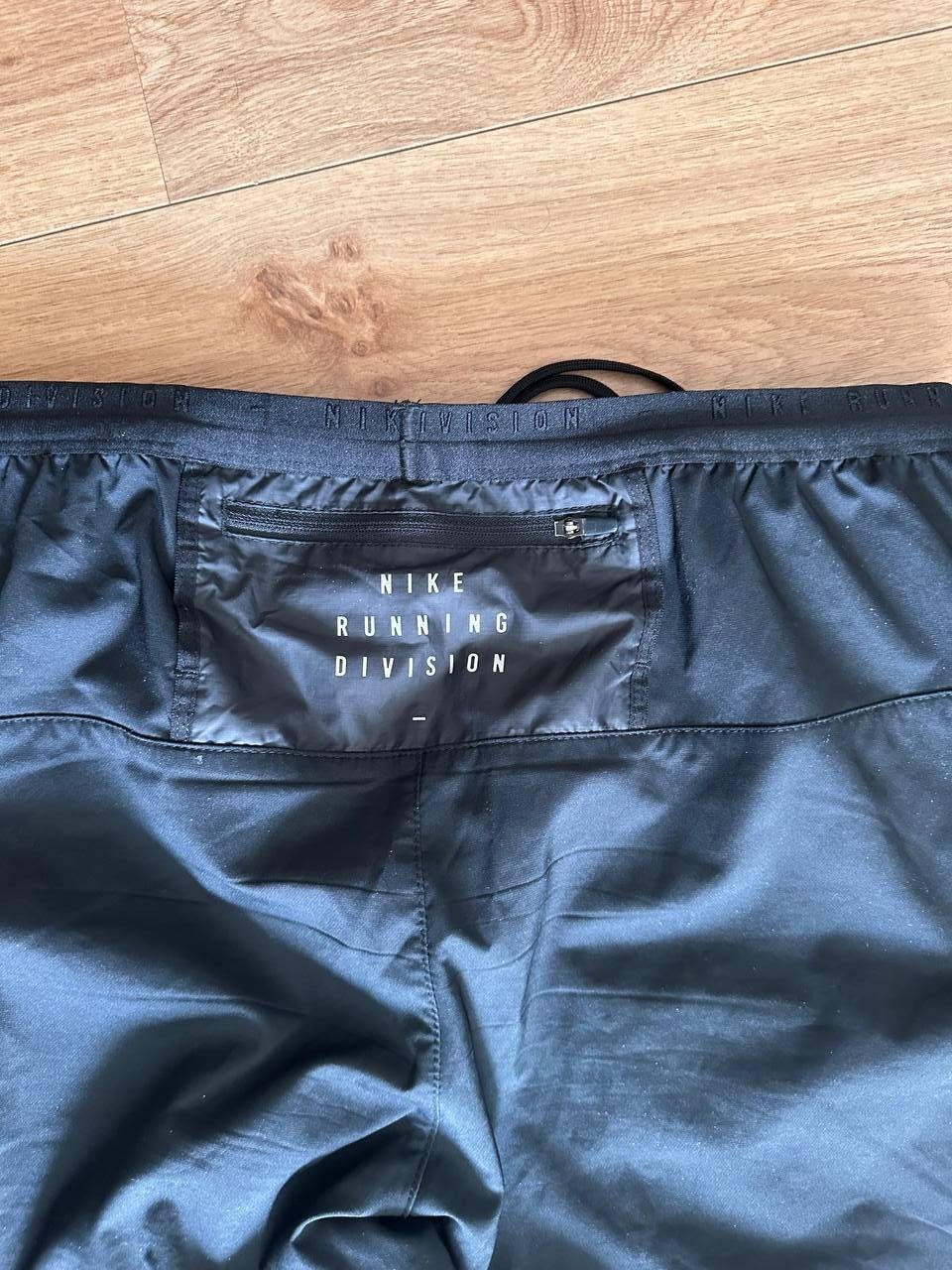 Nike Pantaloni: Hosen Nike Running Division GR.L – Usato da Bern venduto da ed_z717 4