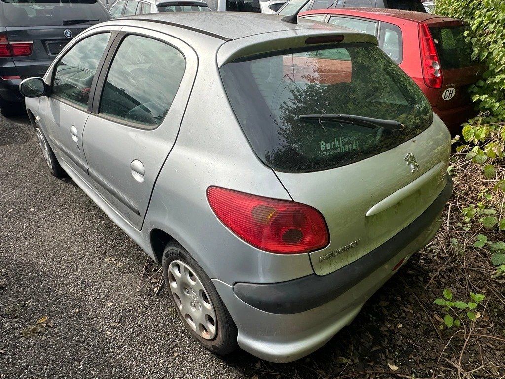 Peugeot Autos: PEUGEOT 206 1.6 16V Black&Silver – D'occasion à Oftringen par alourag 3