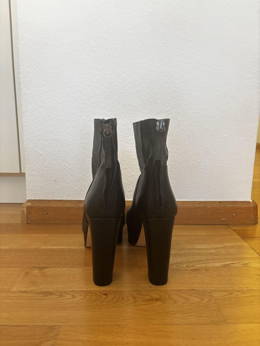 Damenschuhe: Zara Leder Stiefelette  – Gebraucht aus Zürich von lui_m7zz 1