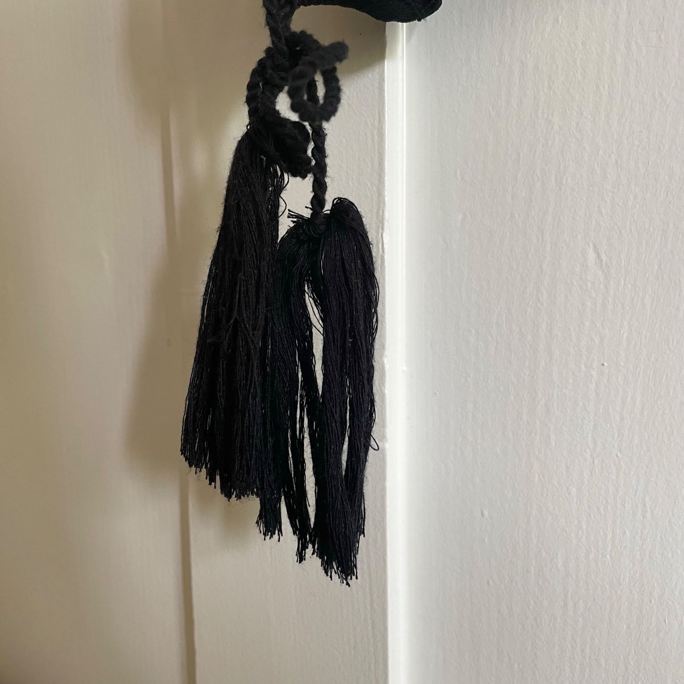 Zara Blusen: Bluse schwarz, Spitzen-Passe, Fransen-Bindebaendel – Gebraucht aus Aarau von Better_Buy_From_Stef 1