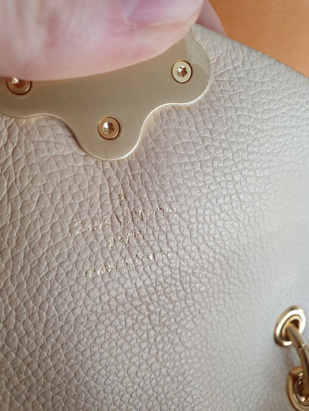 Louis Vuitton Zaini: Louis Vuitton Clapton Rucksack – Usato da Buch am Irchel venduto da mykira 5